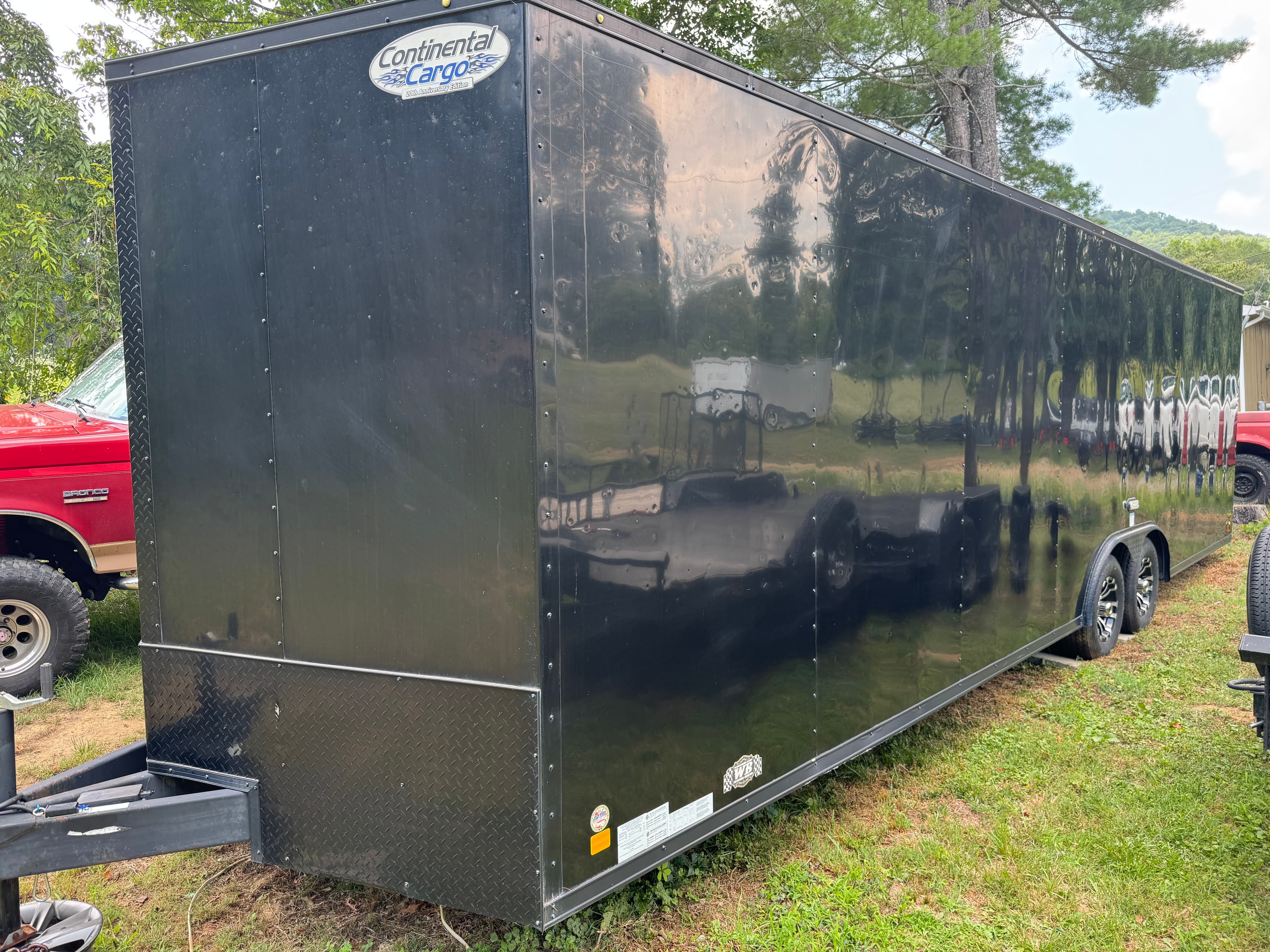 28ft Enclosed Trailer - photo 1 of 10